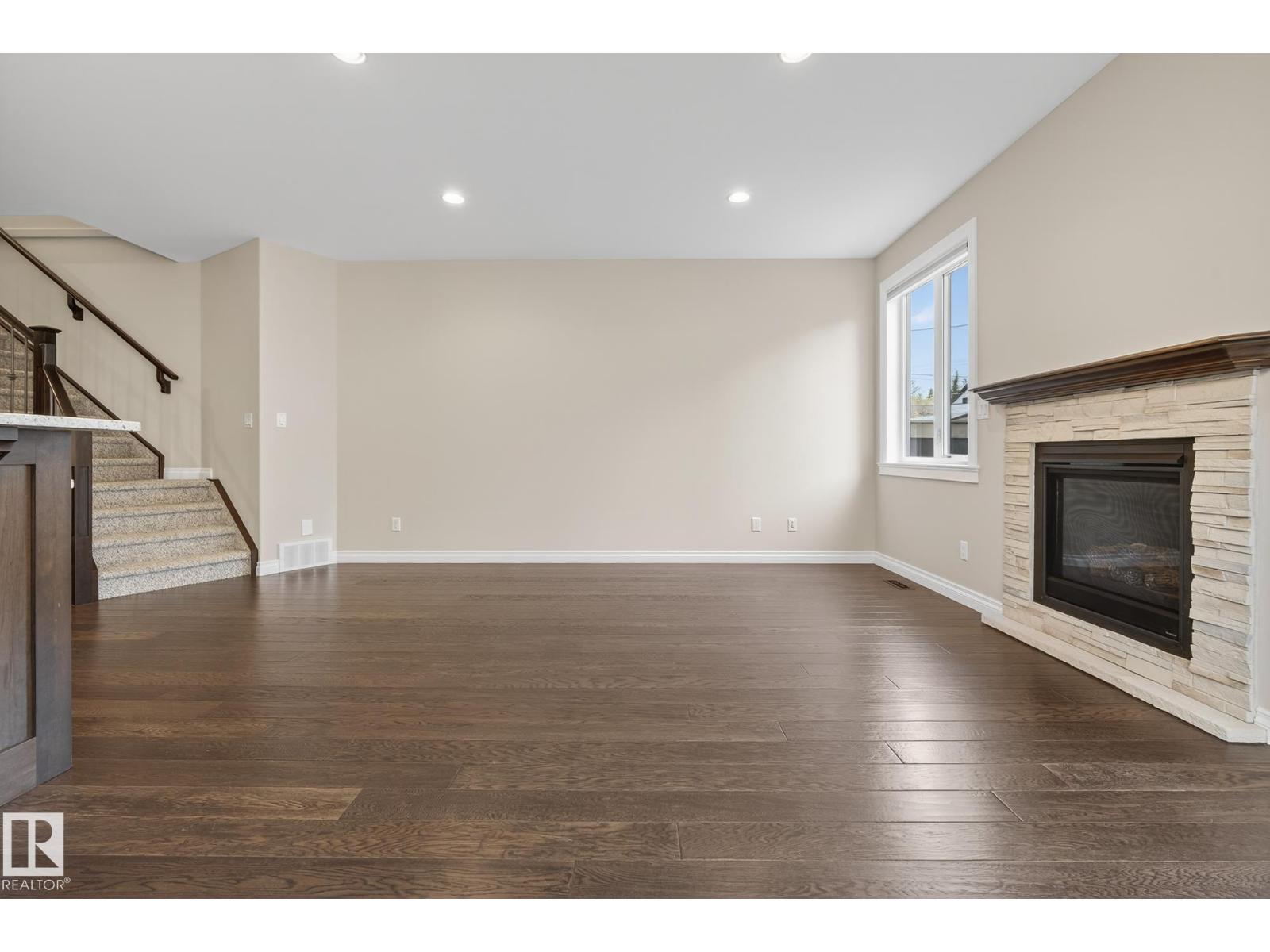 11106 76 AV NW, Edmonton