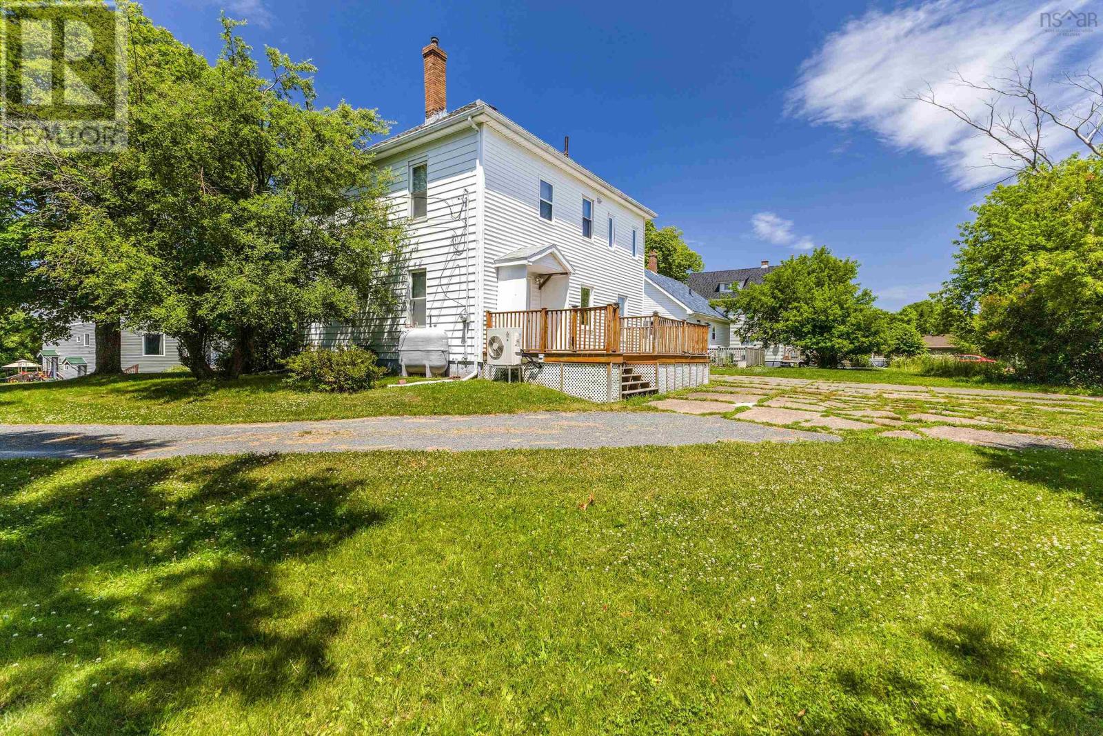 Property 40 of 49 of 548 Nelson Street