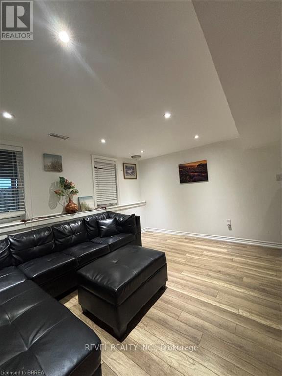 252 BERRY STREET - 12