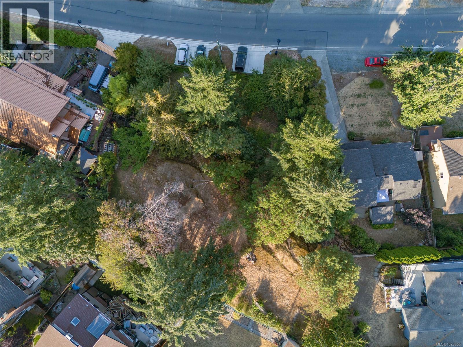 3368 Mary Anne Cres - 1
