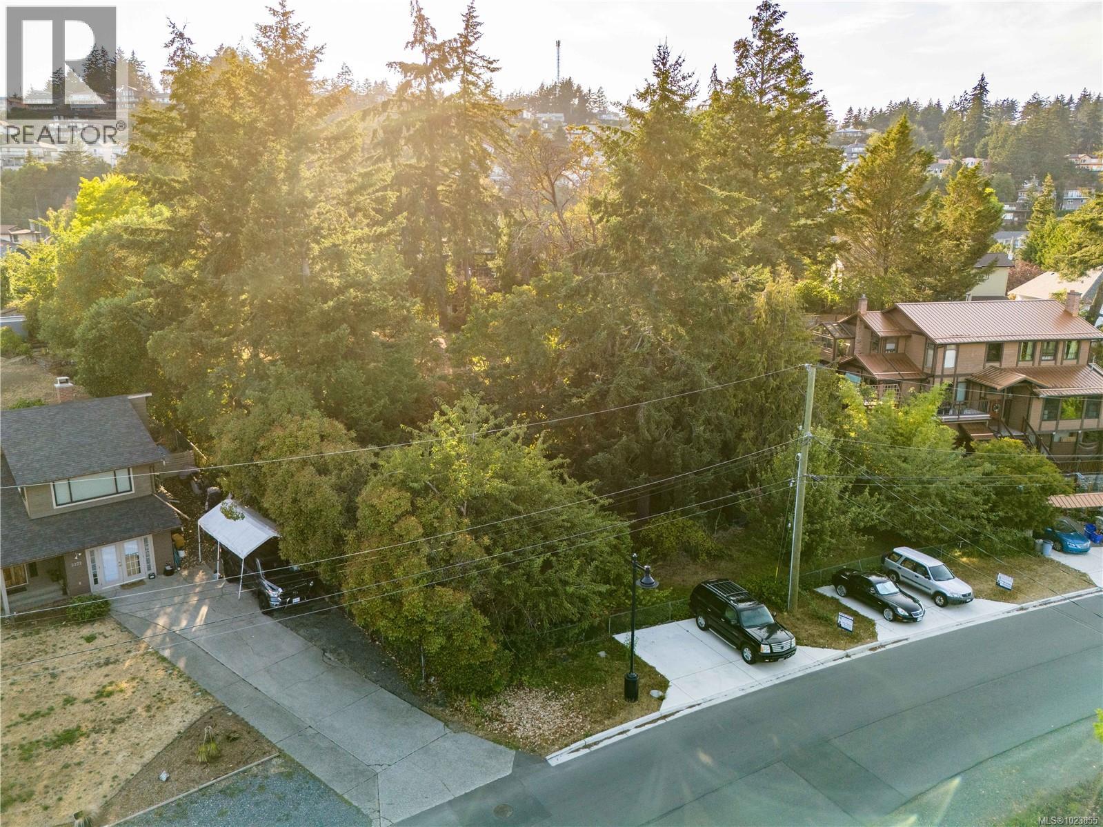 #B 3366 Mary Anne Cres - 16
