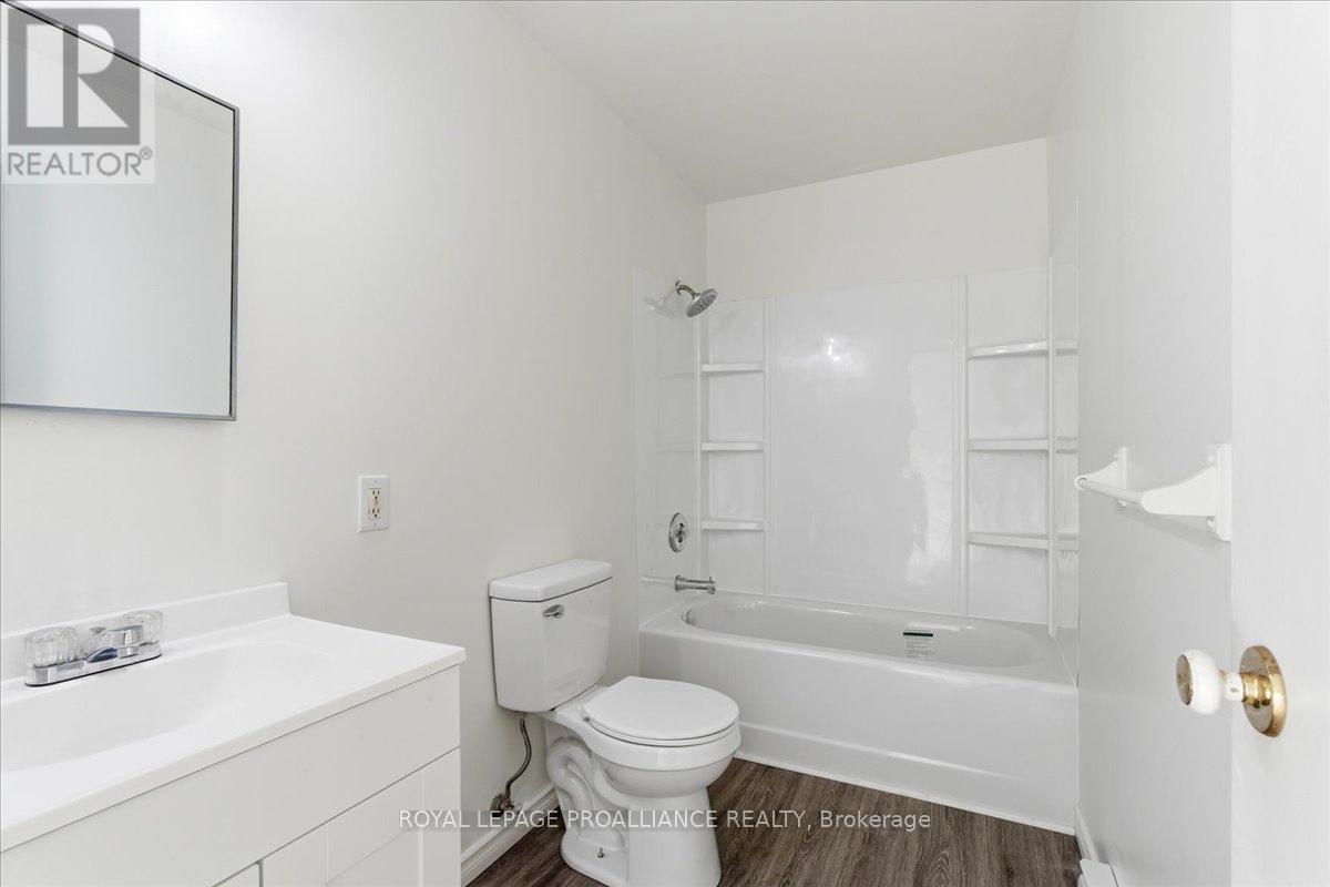 118 RIVER STREET E - 14