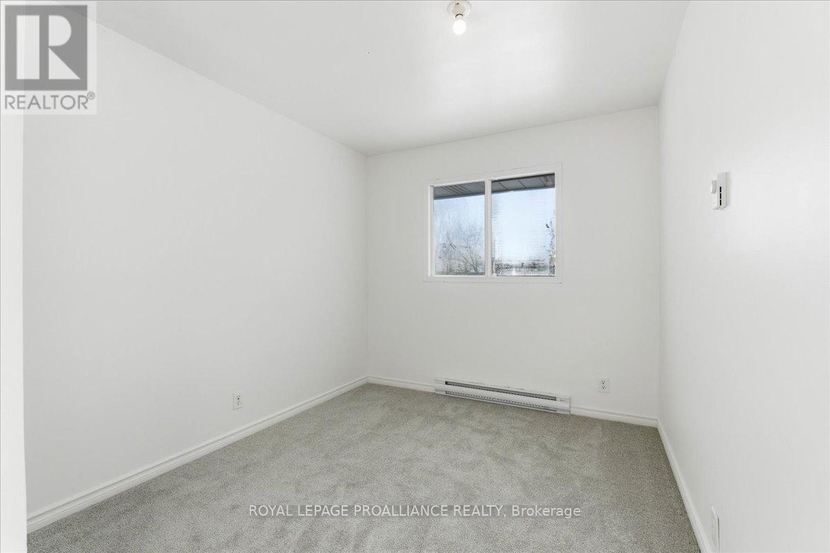 118 RIVER STREET E - 15