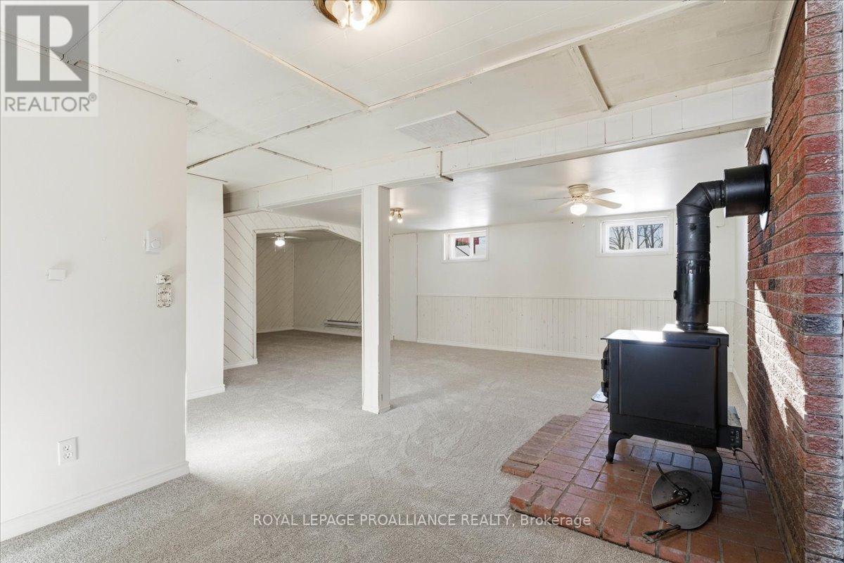 118 RIVER STREET E - 26