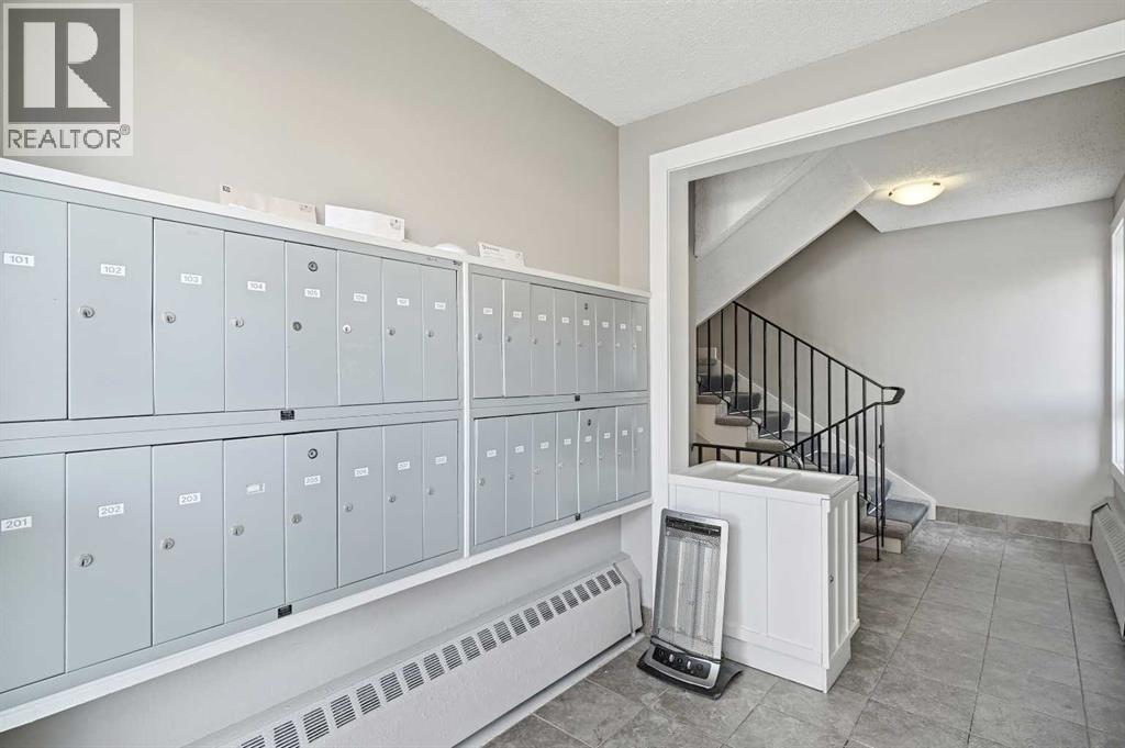 Single Family House for Sale in C  Dalton Drive NW Dalhousie Calgary 