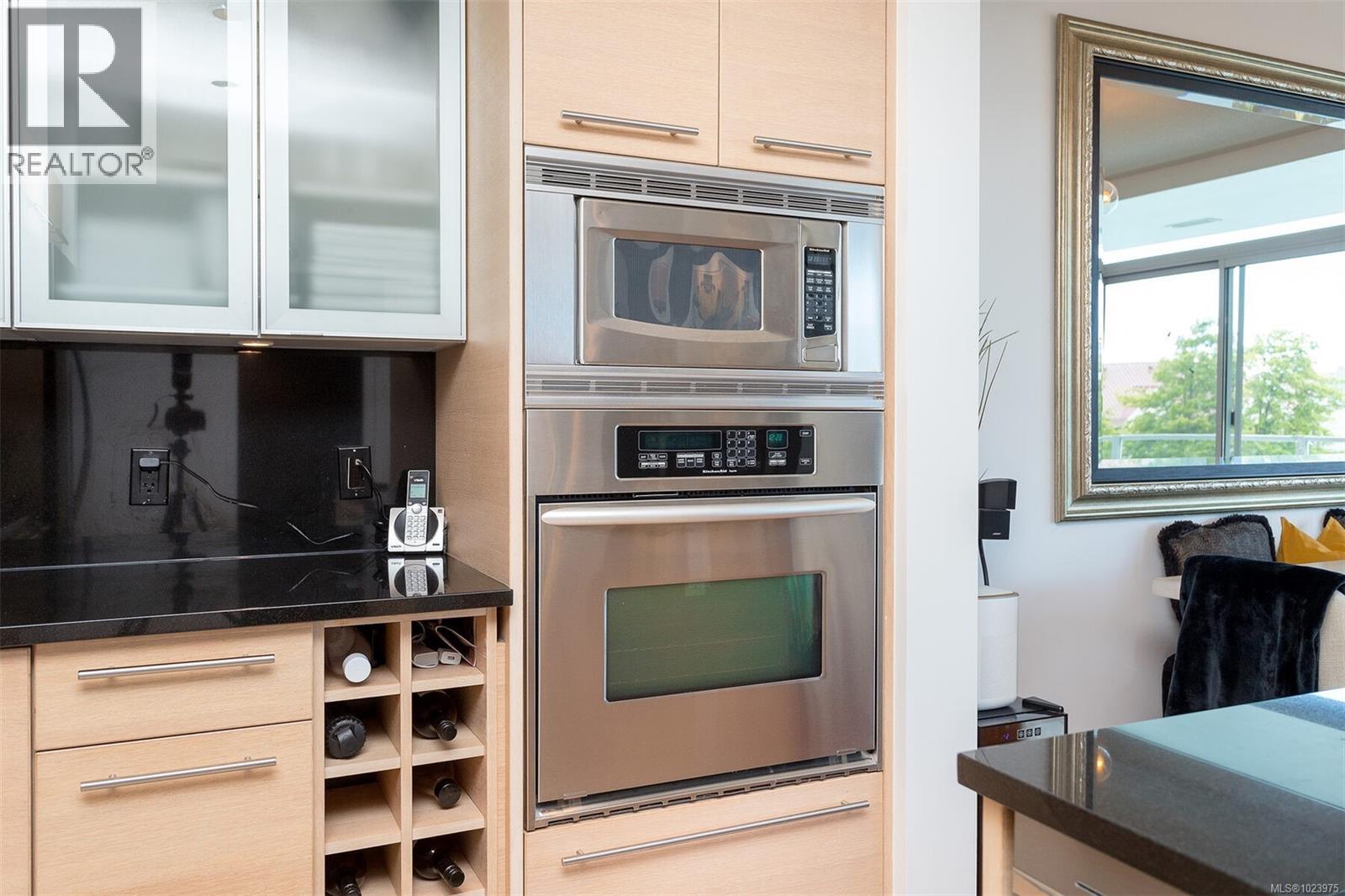 216 68 SONGHEES Road, Victoria