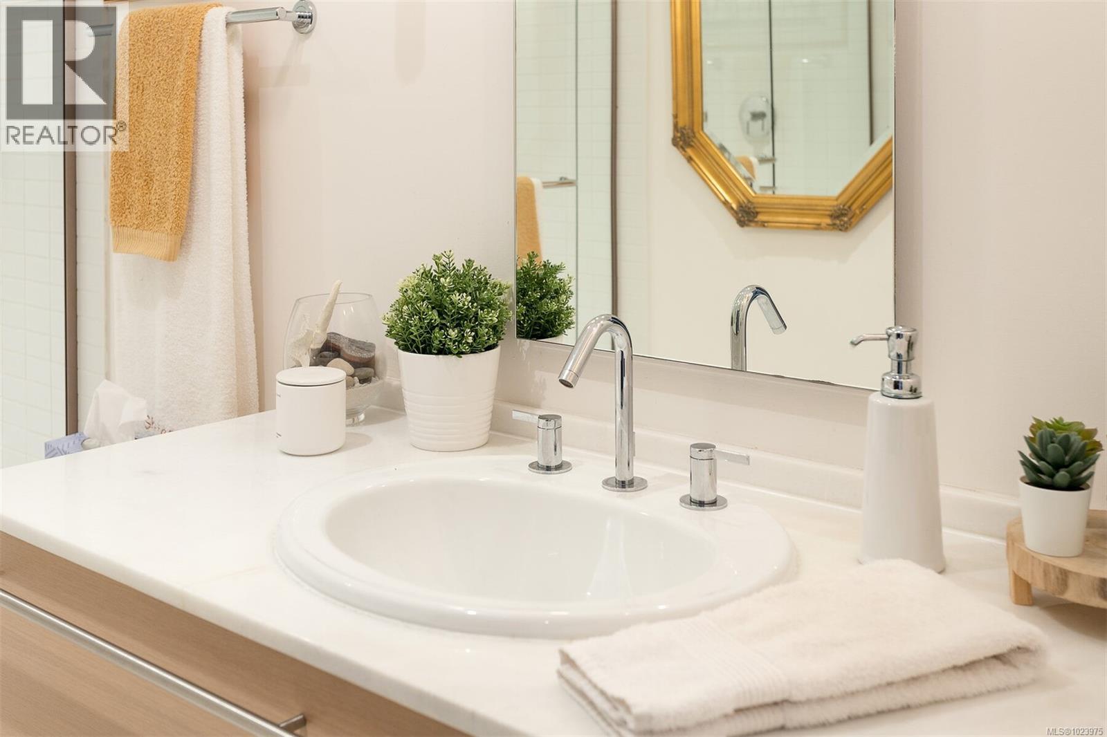 216 68 SONGHEES Road, Victoria