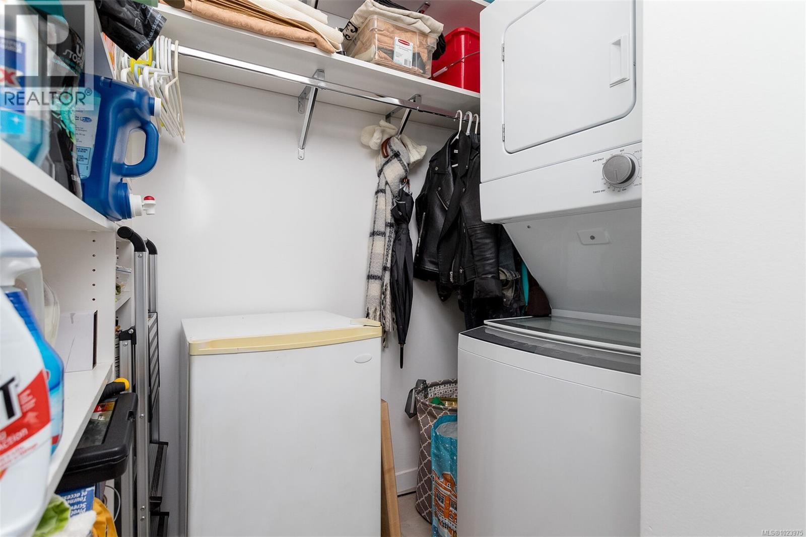 216 68 SONGHEES Road, Victoria