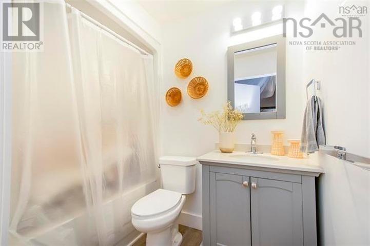 Property 12 of 13 of 6 Main Avenue