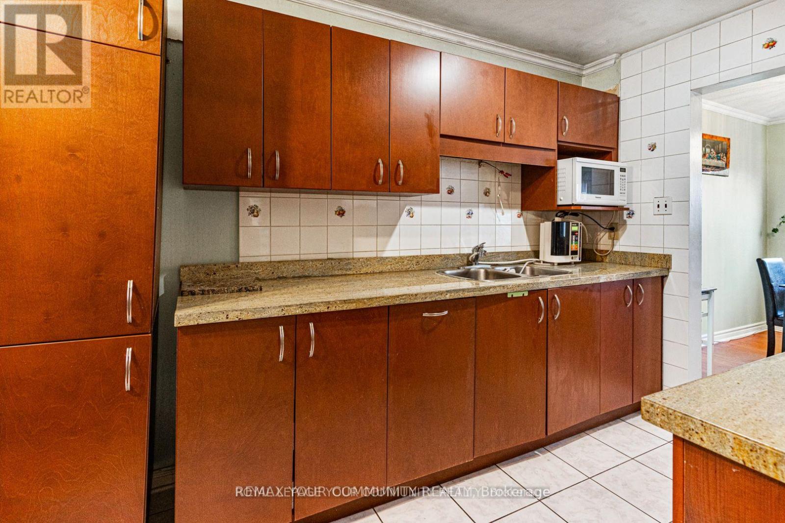 336 FLEETWOOD CRESCENT - 12