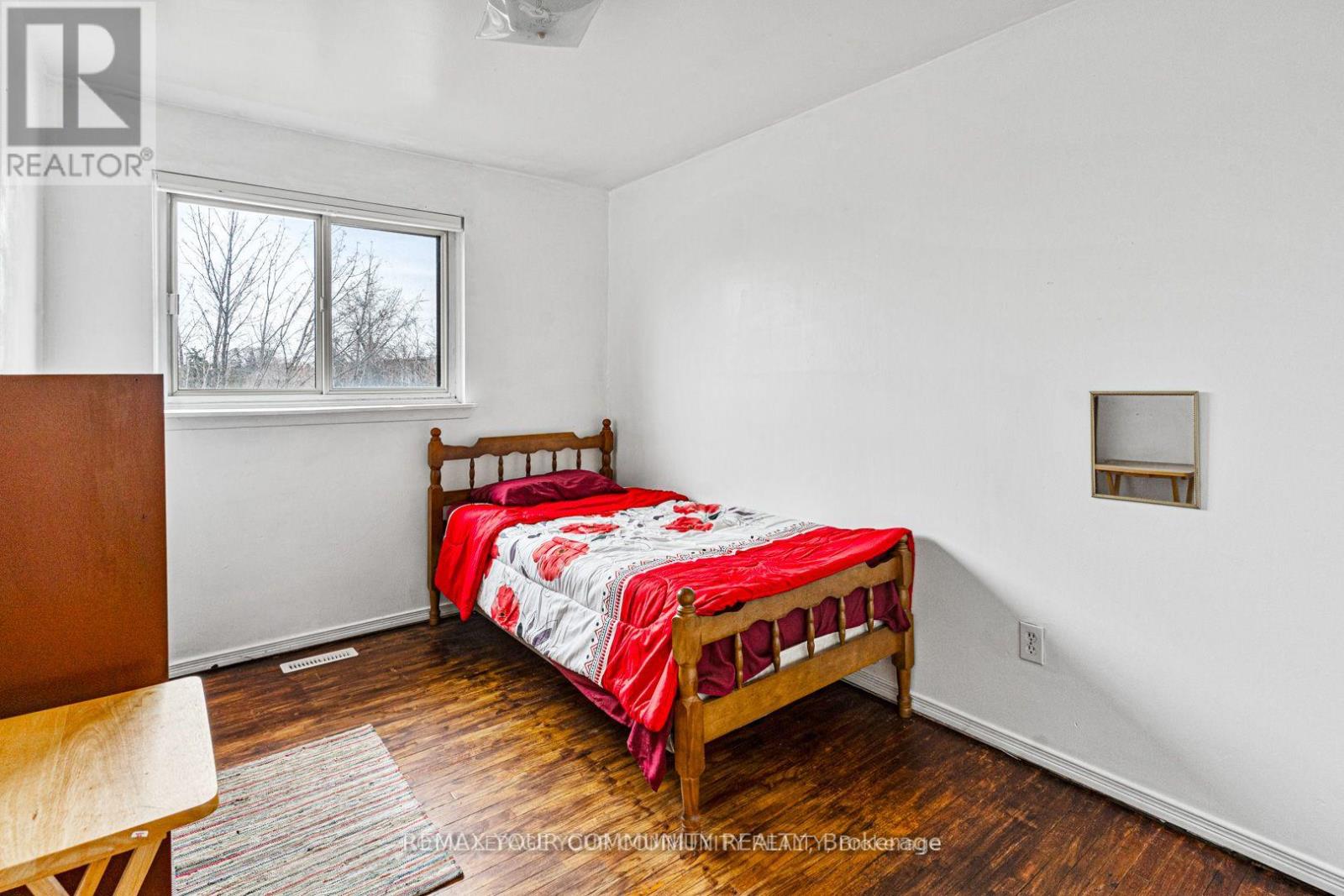 336 FLEETWOOD CRESCENT - 21