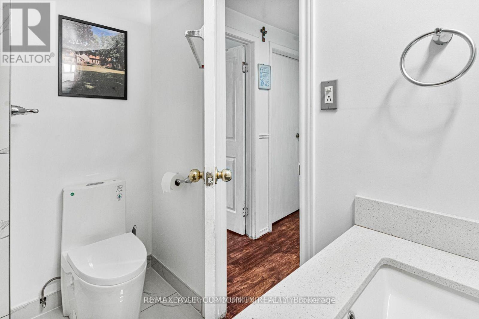 336 FLEETWOOD CRESCENT - 25