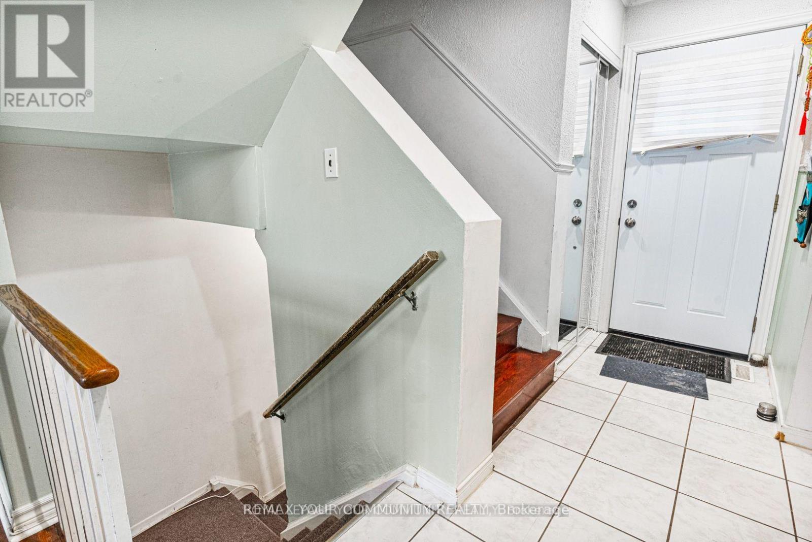 336 FLEETWOOD CRESCENT - 27