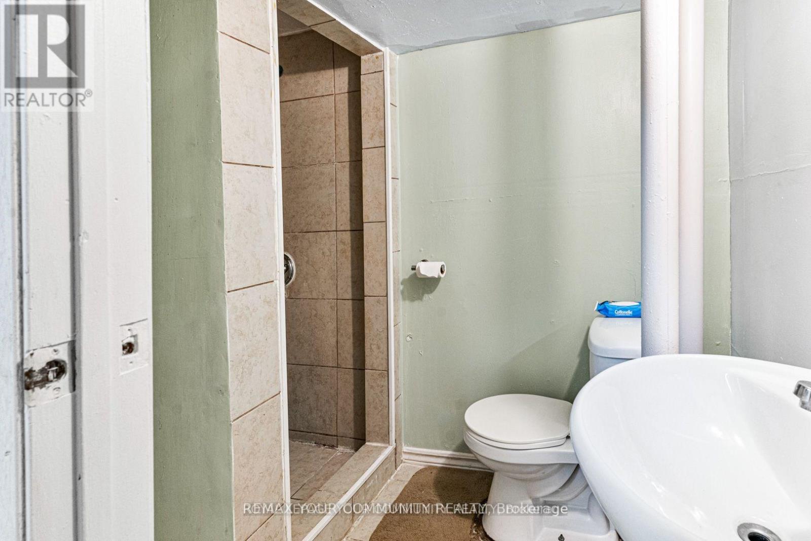 336 FLEETWOOD CRESCENT - 29