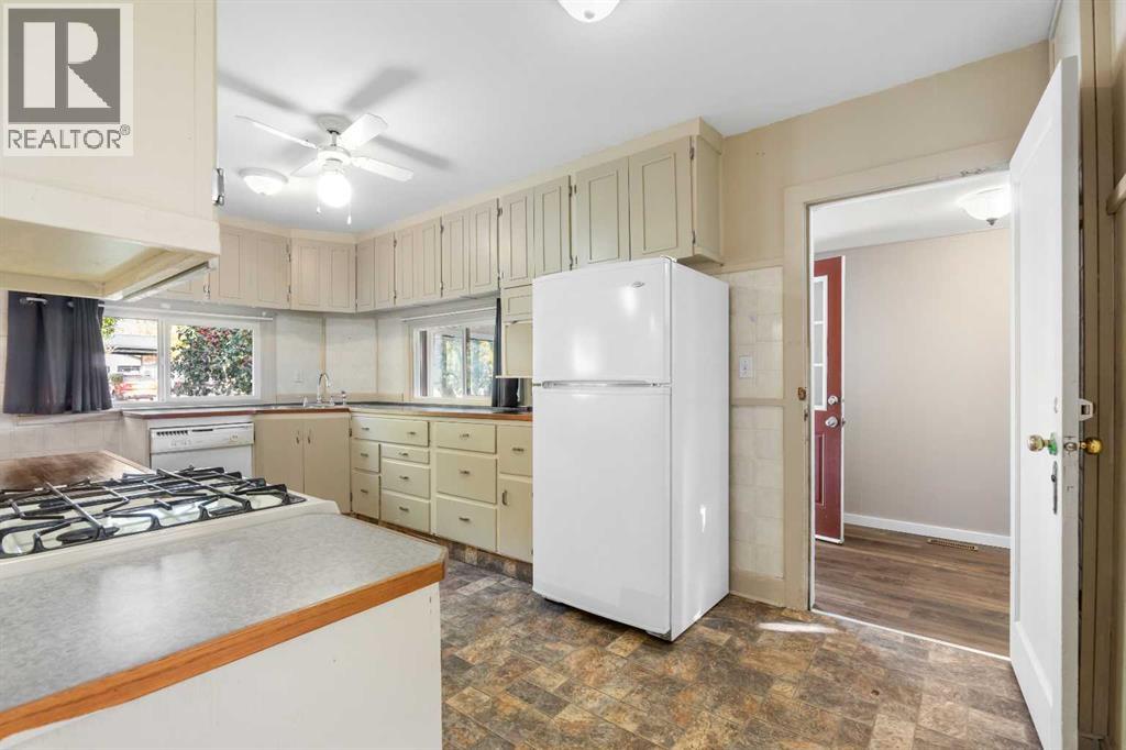 4801 50 Avenue - Photo 5 of 32, Mayerthorpe, Alberta