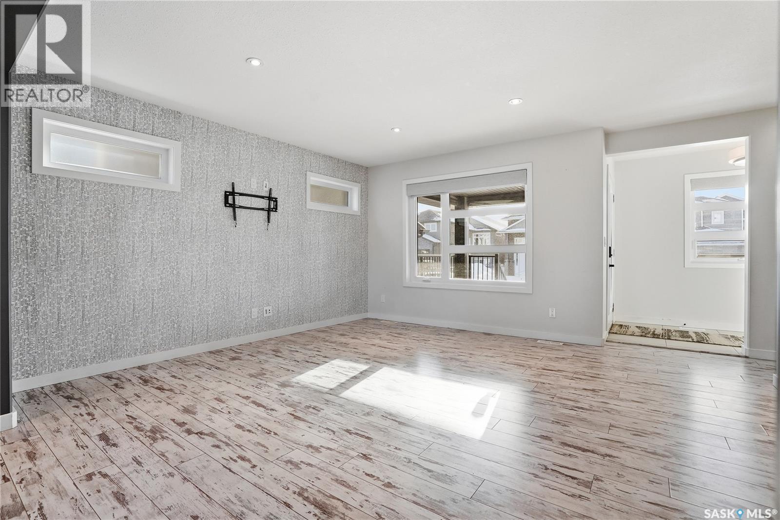 Single Family House 2 Level for Sale in  Kloppenburg WAY Saskatoon 