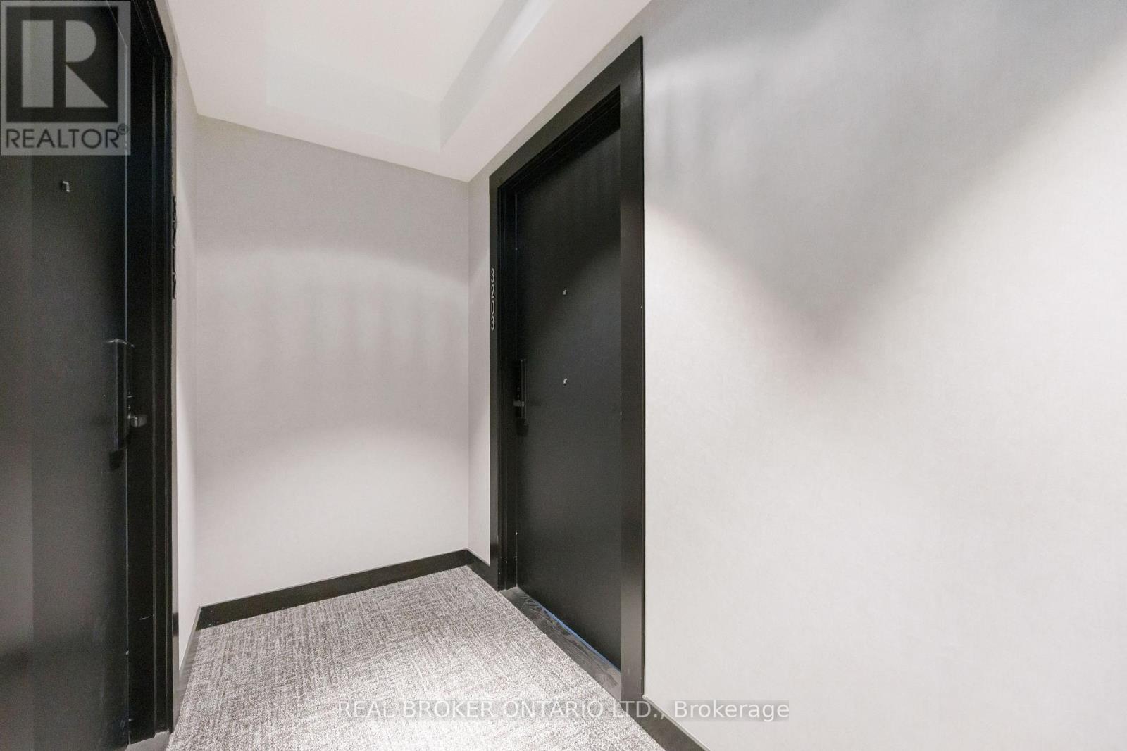 88 QUEEN STREET - Photo 3 of 42, Toronto (Church-Yonge Corridor), Ontario