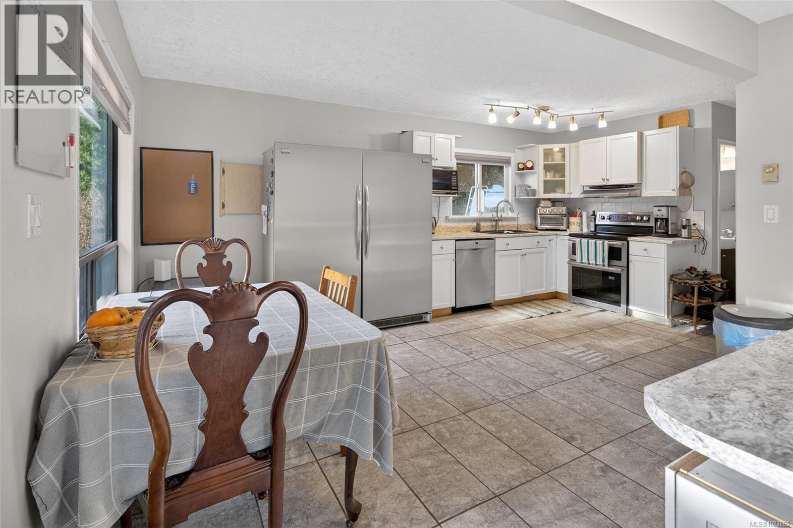 2823 Woodhaven Rd - 13