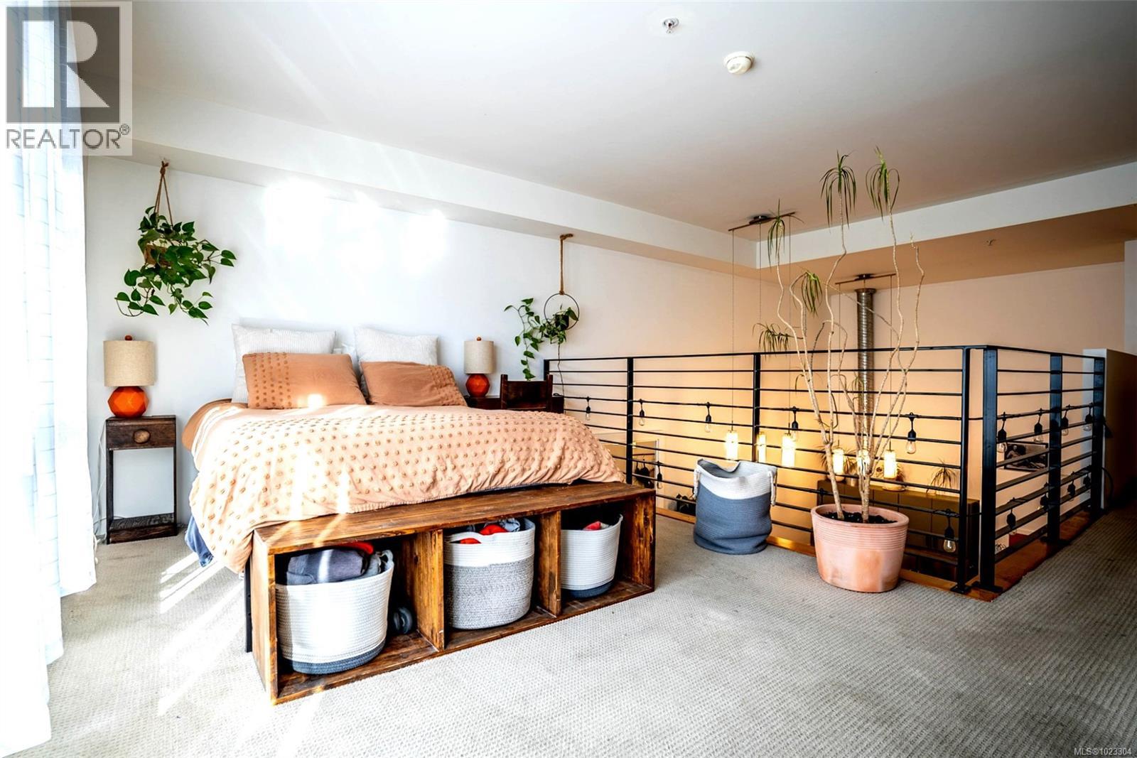 4 797 Tyee Road, Victoria