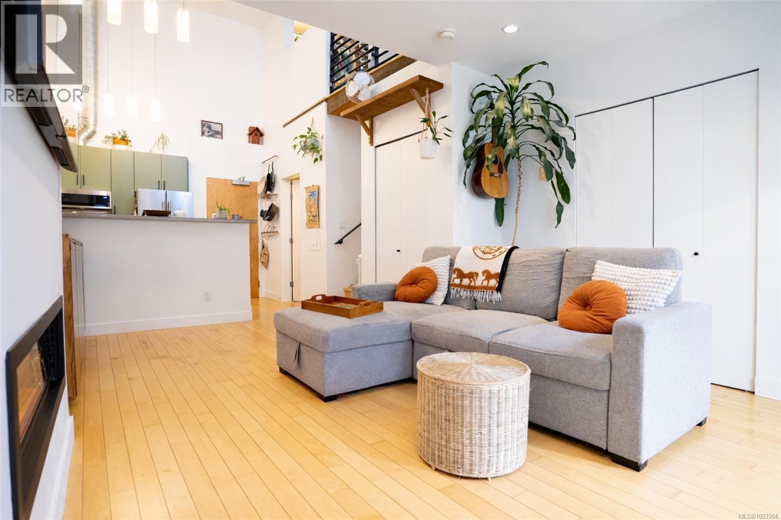 4 797 Tyee Road, Victoria