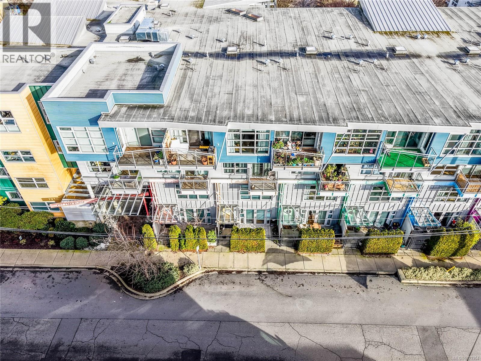 4 797 Tyee Road, Victoria