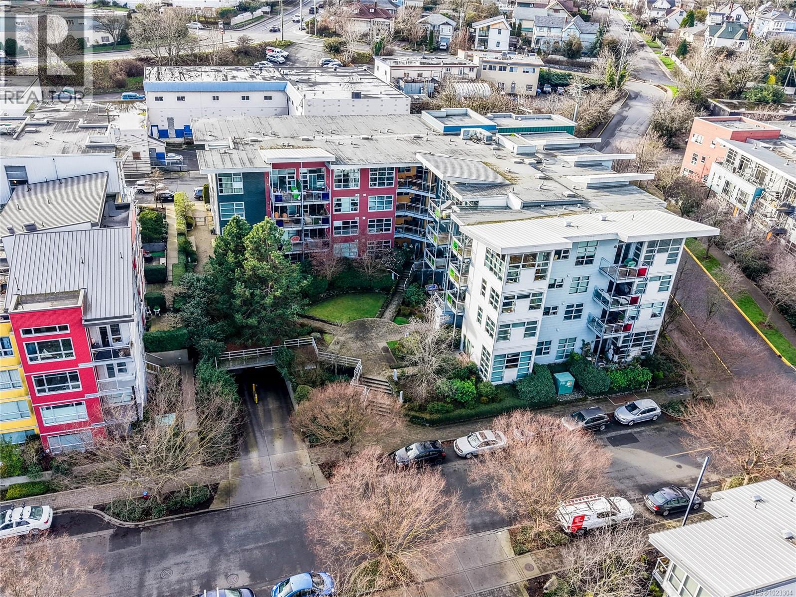 4 797 Tyee Road, Victoria