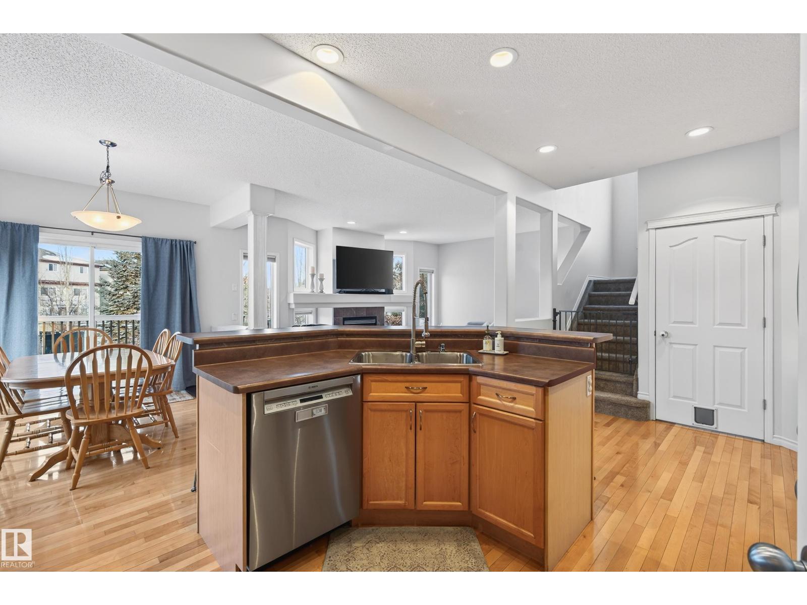 38 Embassy PL, St. Albert