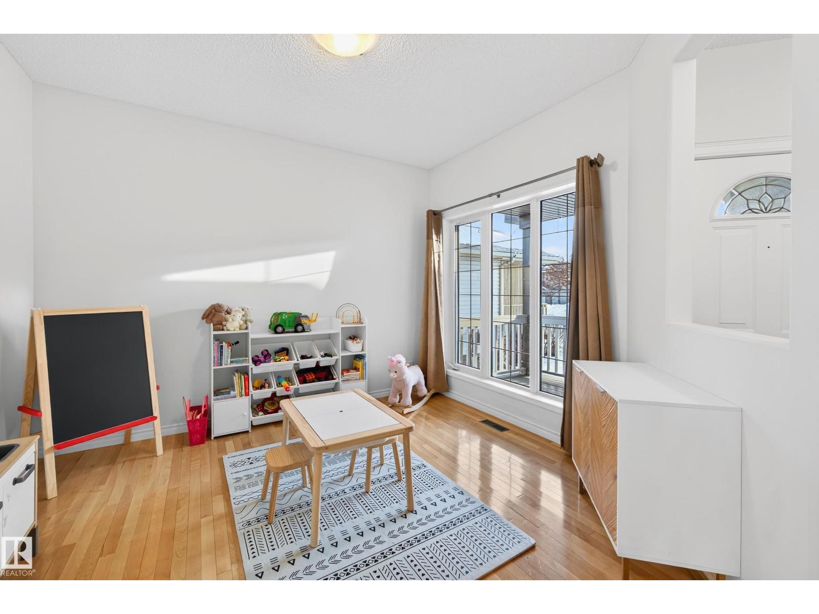 38 Embassy PL, St. Albert