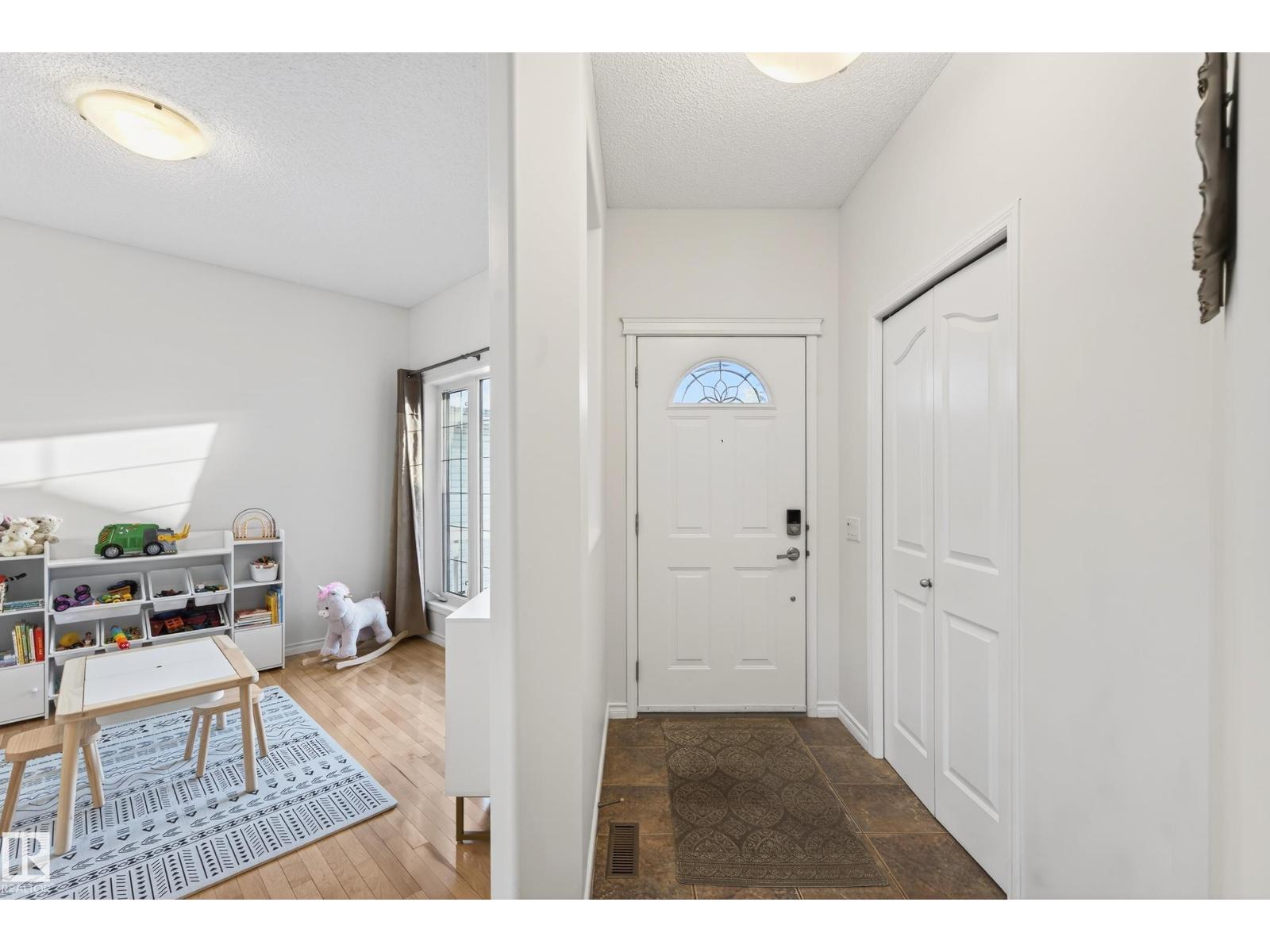 38 Embassy PL, St. Albert