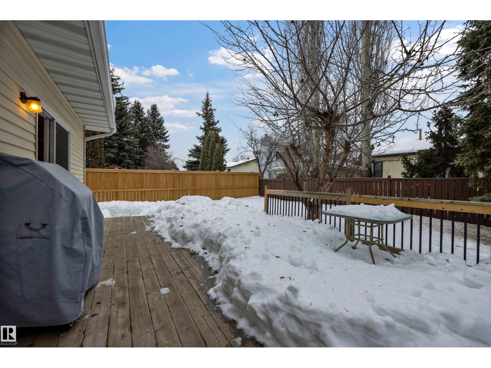 5 LOYOLA PL, St. Albert