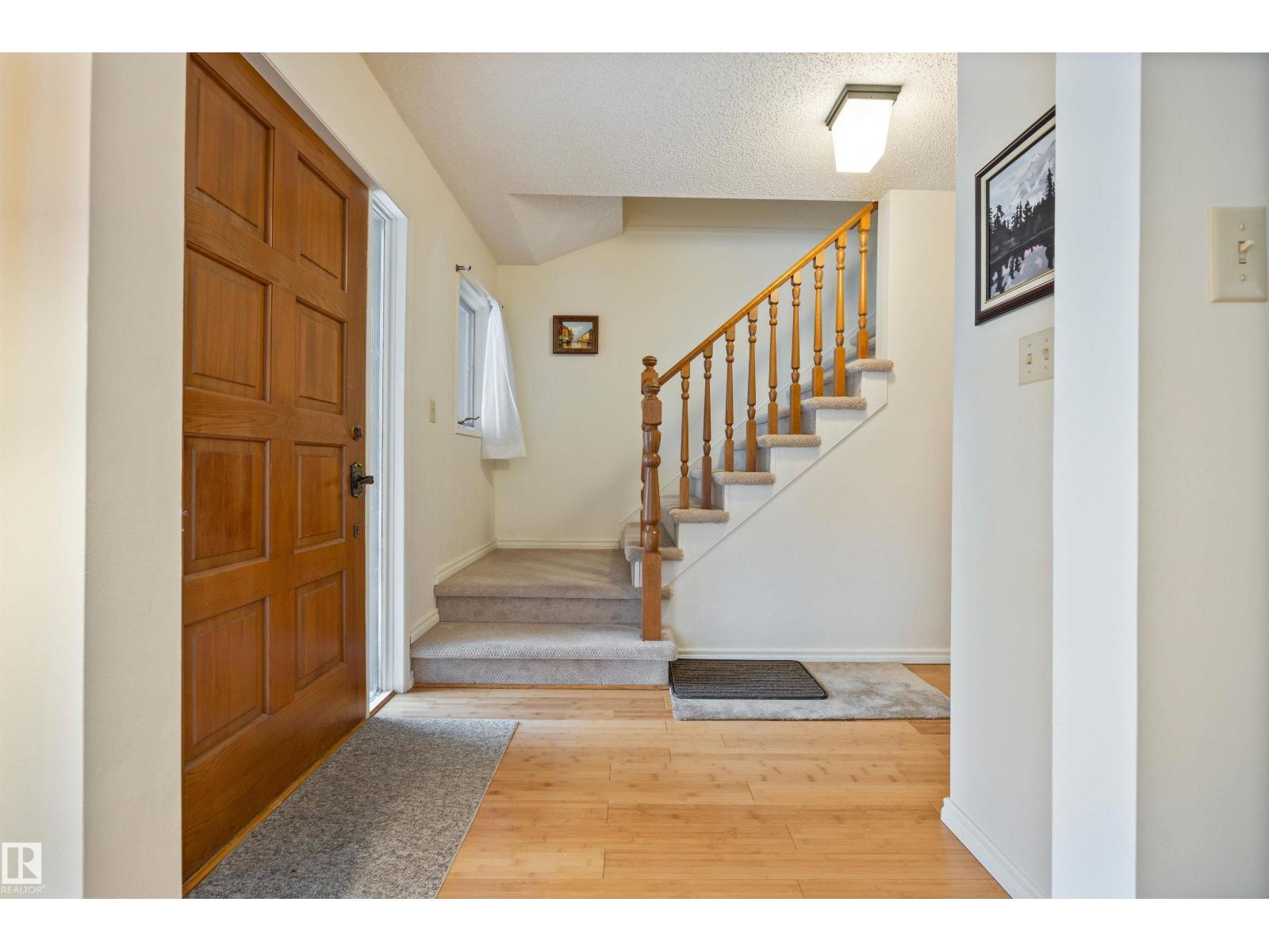 5 LOYOLA PL, St. Albert