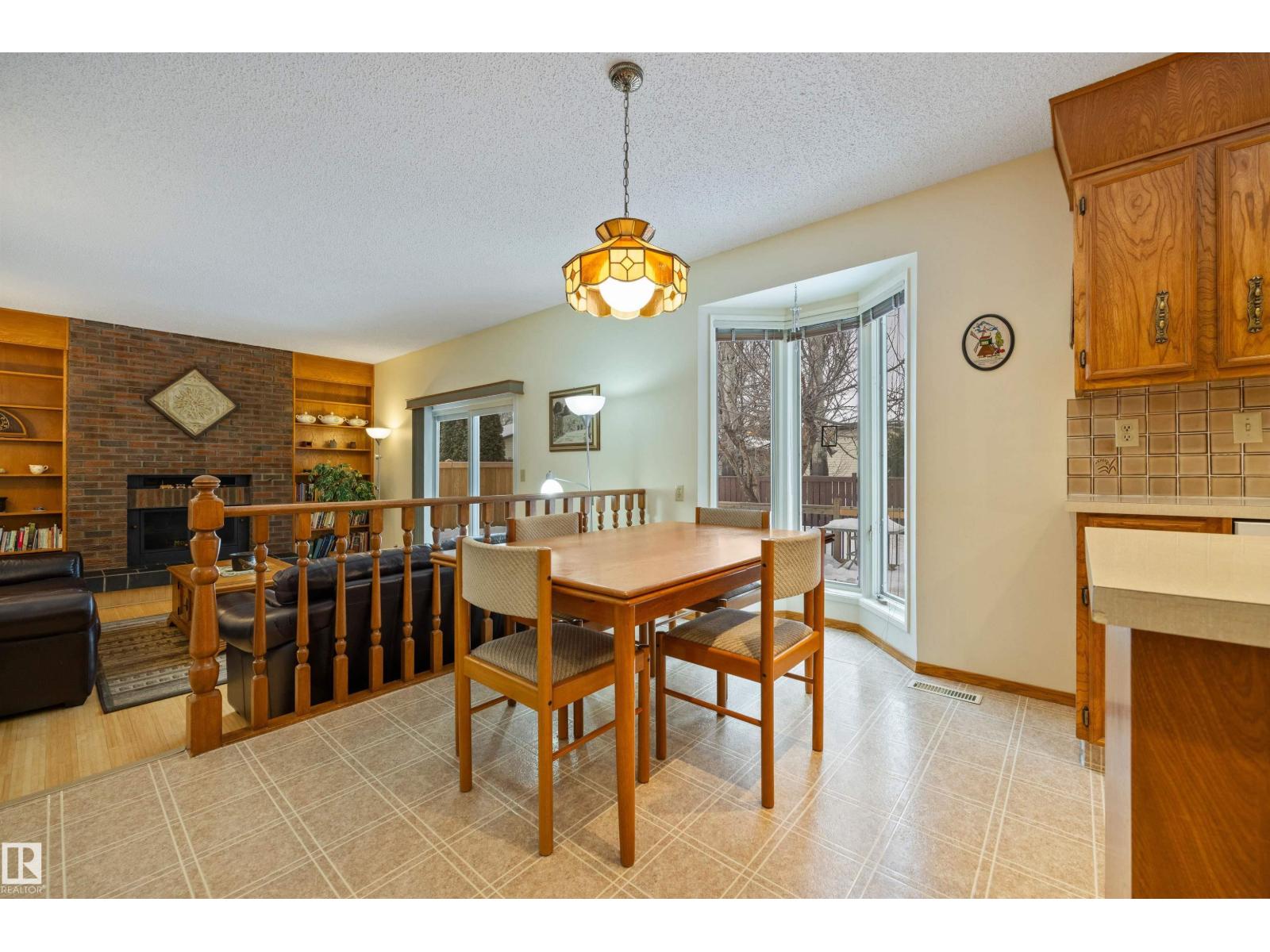 5 LOYOLA PL, St. Albert