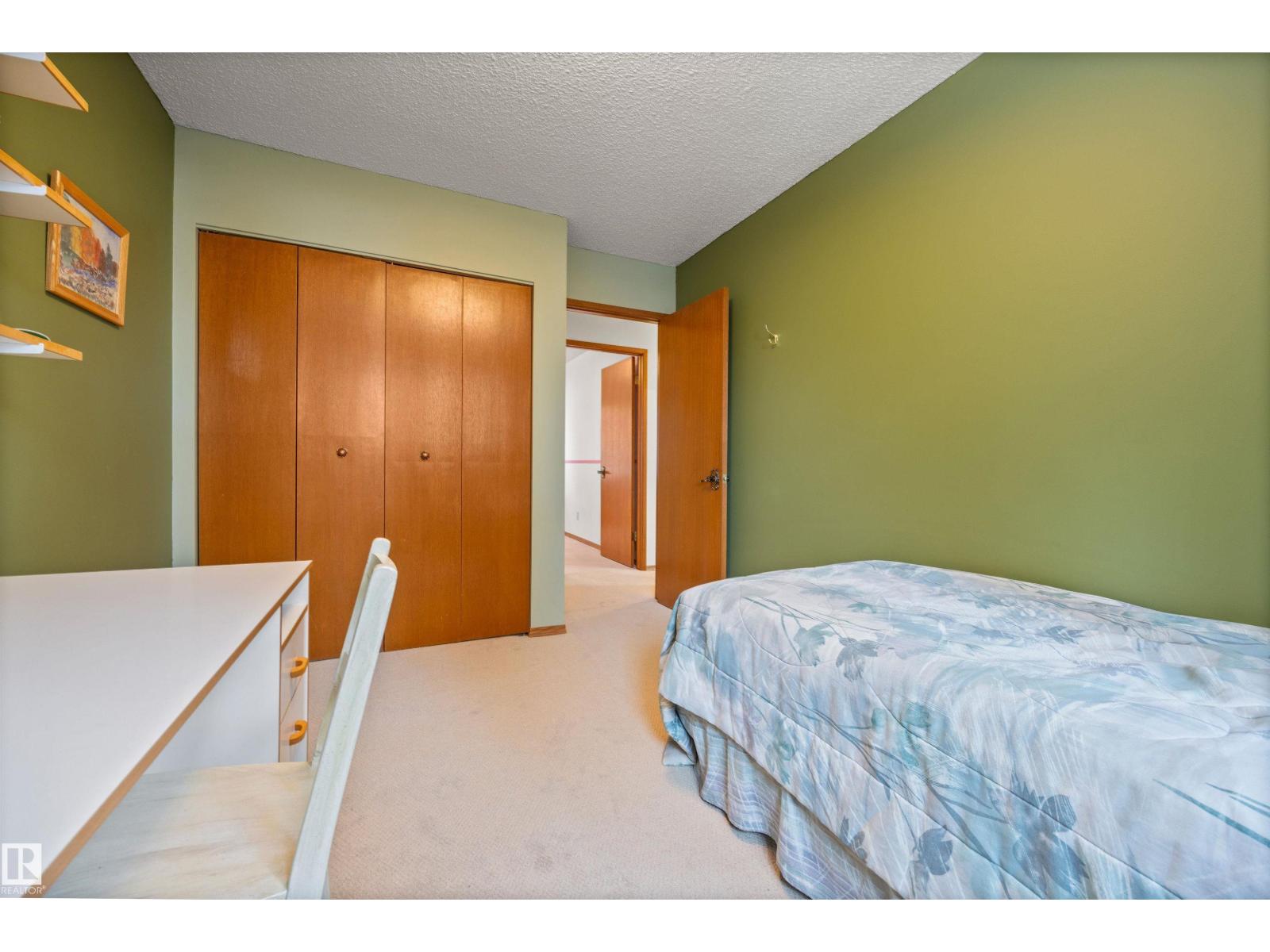 5 LOYOLA PL, St. Albert