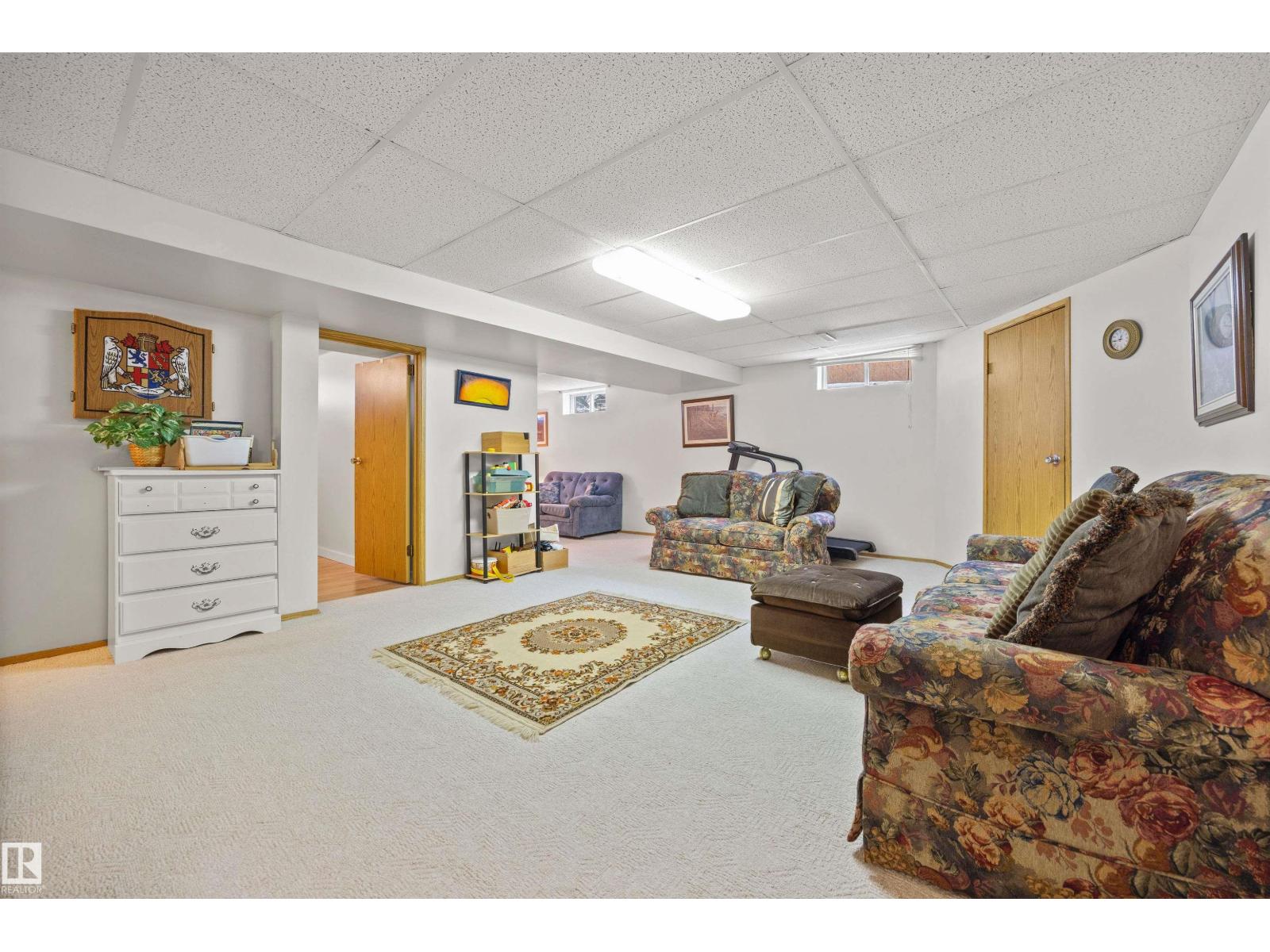 5 LOYOLA PL, St. Albert