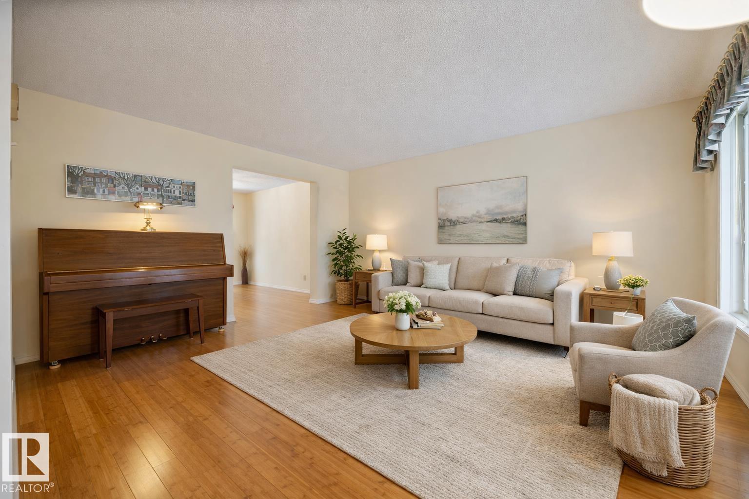 5 LOYOLA PL, St. Albert