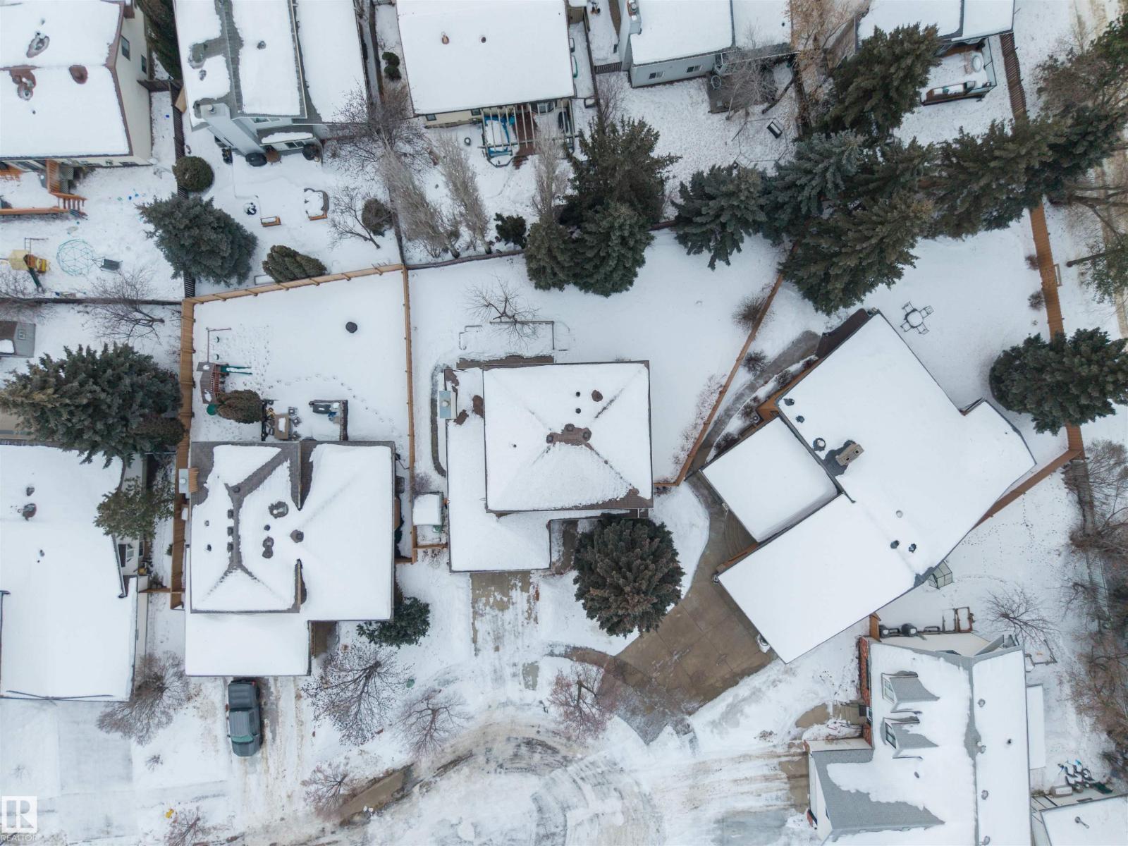 5 LOYOLA PL, St. Albert