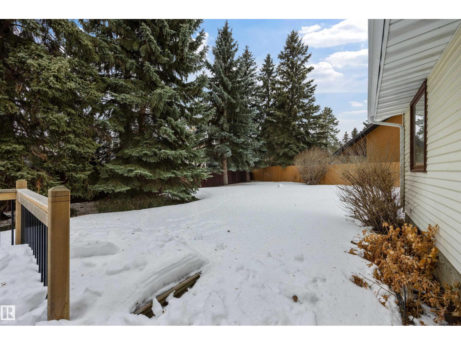 5 LOYOLA PL, St. Albert