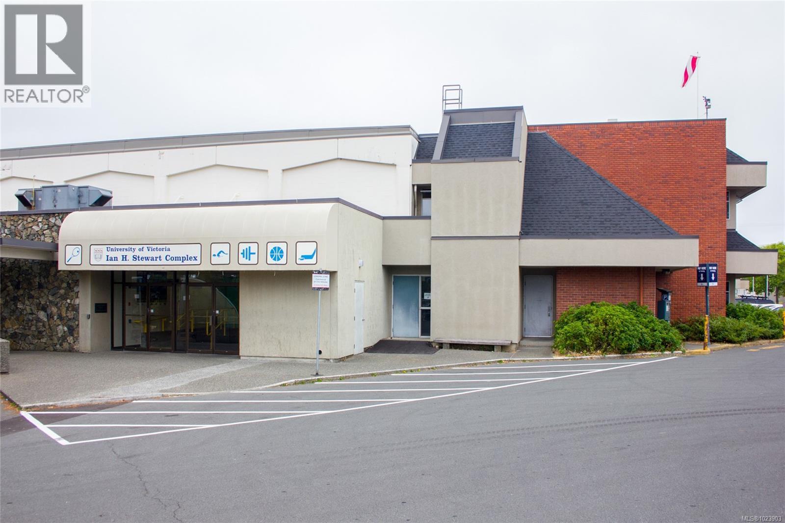 57 3987 Gordon Head Road, Saanich