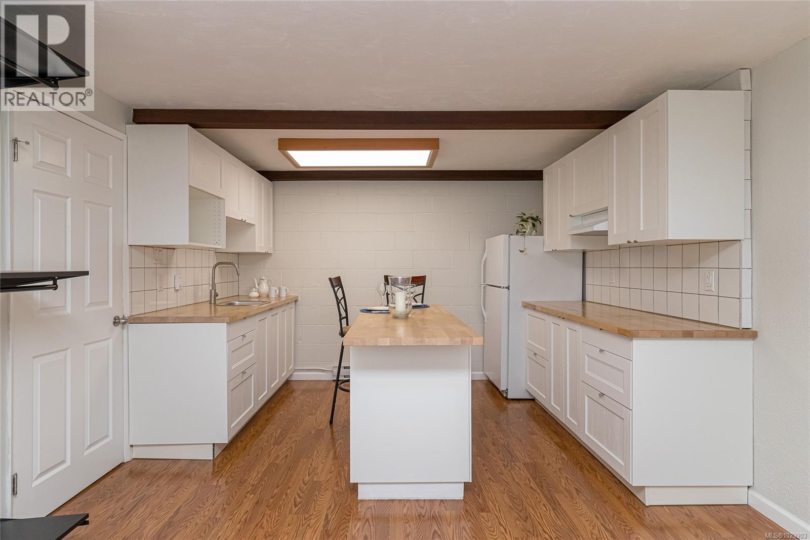 57 3987 Gordon Head Road, Saanich