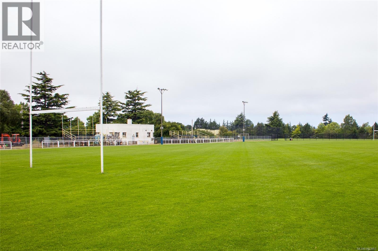 57 3987 Gordon Head Road, Saanich