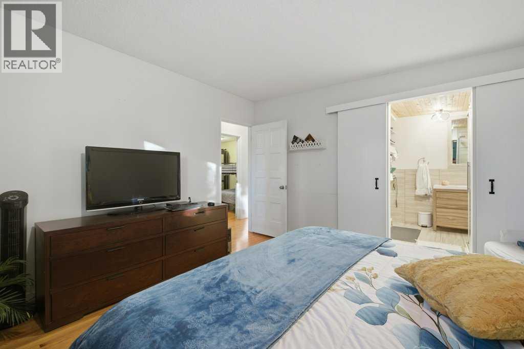 Single Family House Bungalow for Sale in  Hunterplain Hill NW Huntington Hills Calgary 