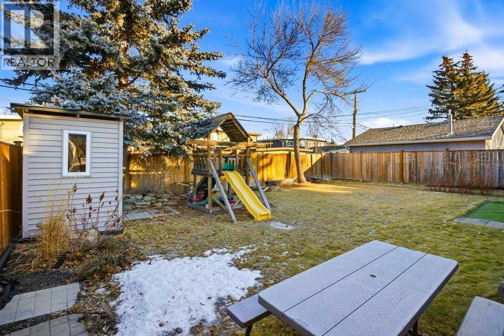 Single Family House Bungalow for Sale in  Hunterplain Hill NW Huntington Hills Calgary 