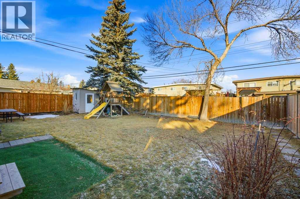 Single Family House Bungalow for Sale in  Hunterplain Hill NW Huntington Hills Calgary 