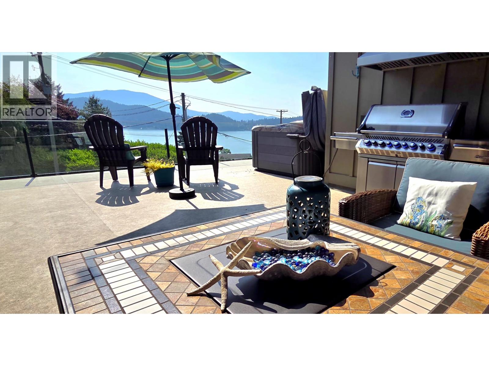 659 GIBSONS WAY, Gibsons