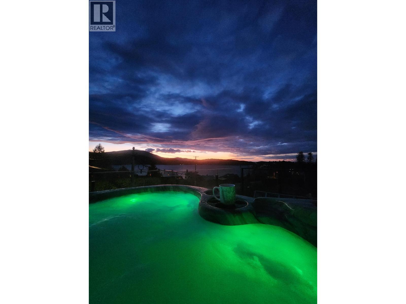 659 GIBSONS WAY, Gibsons