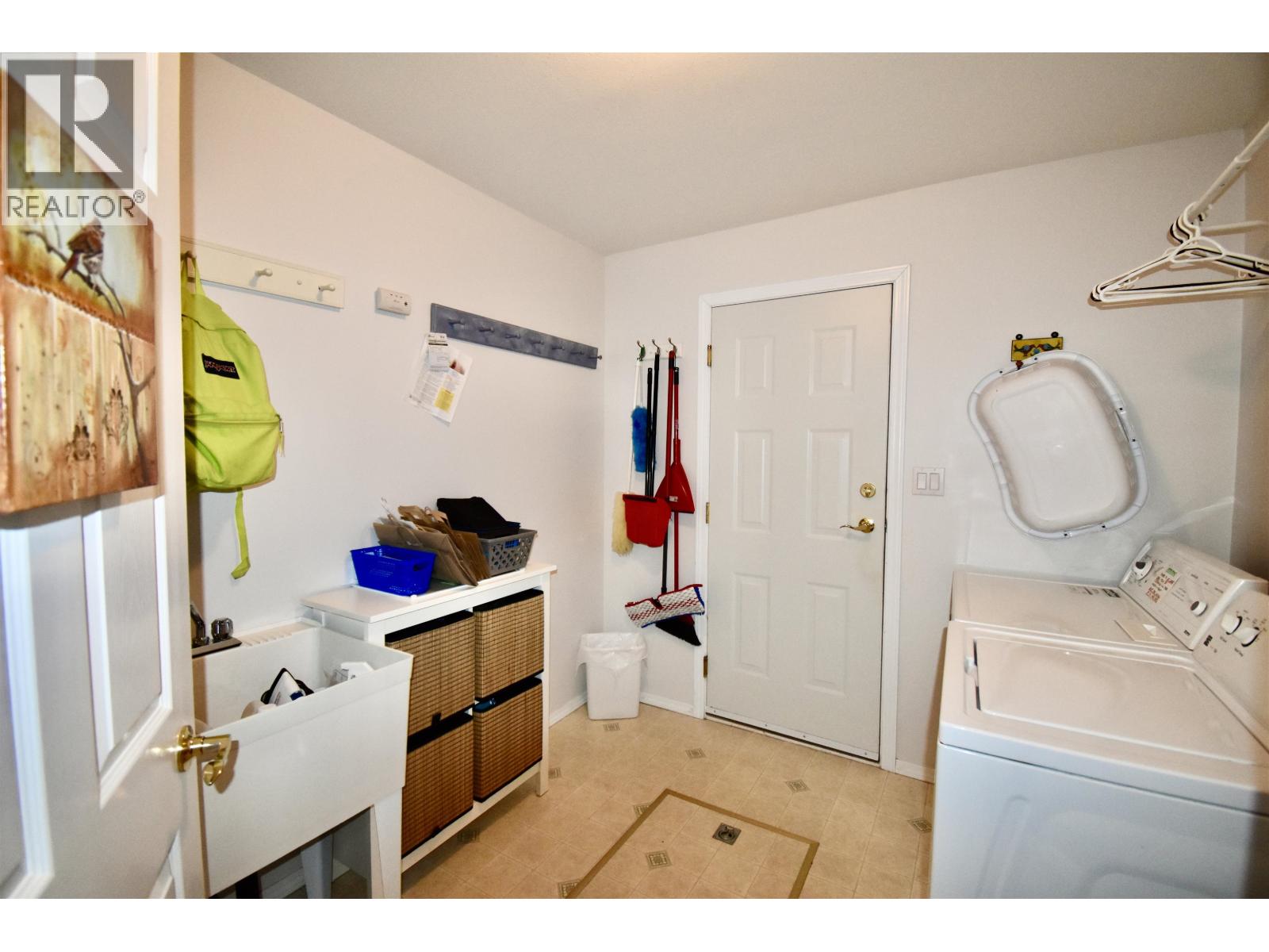 22 535 SHAW ROAD, Gibsons