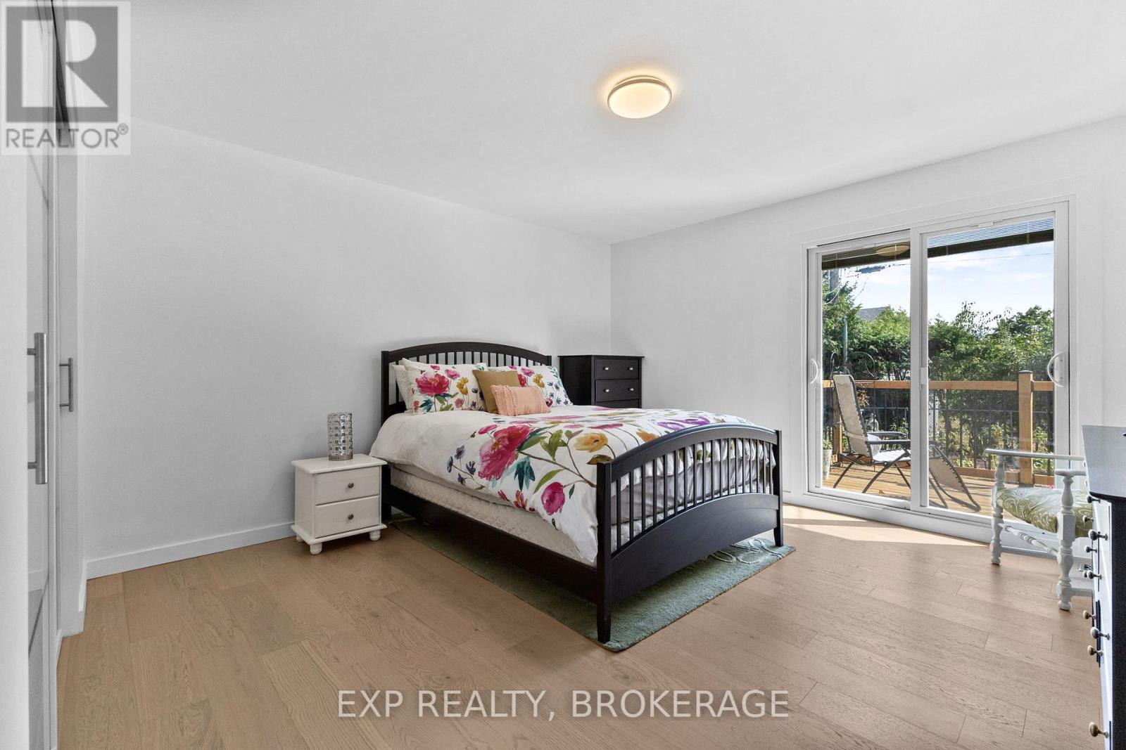 1502 FARNSWORTH AVENUE - 26