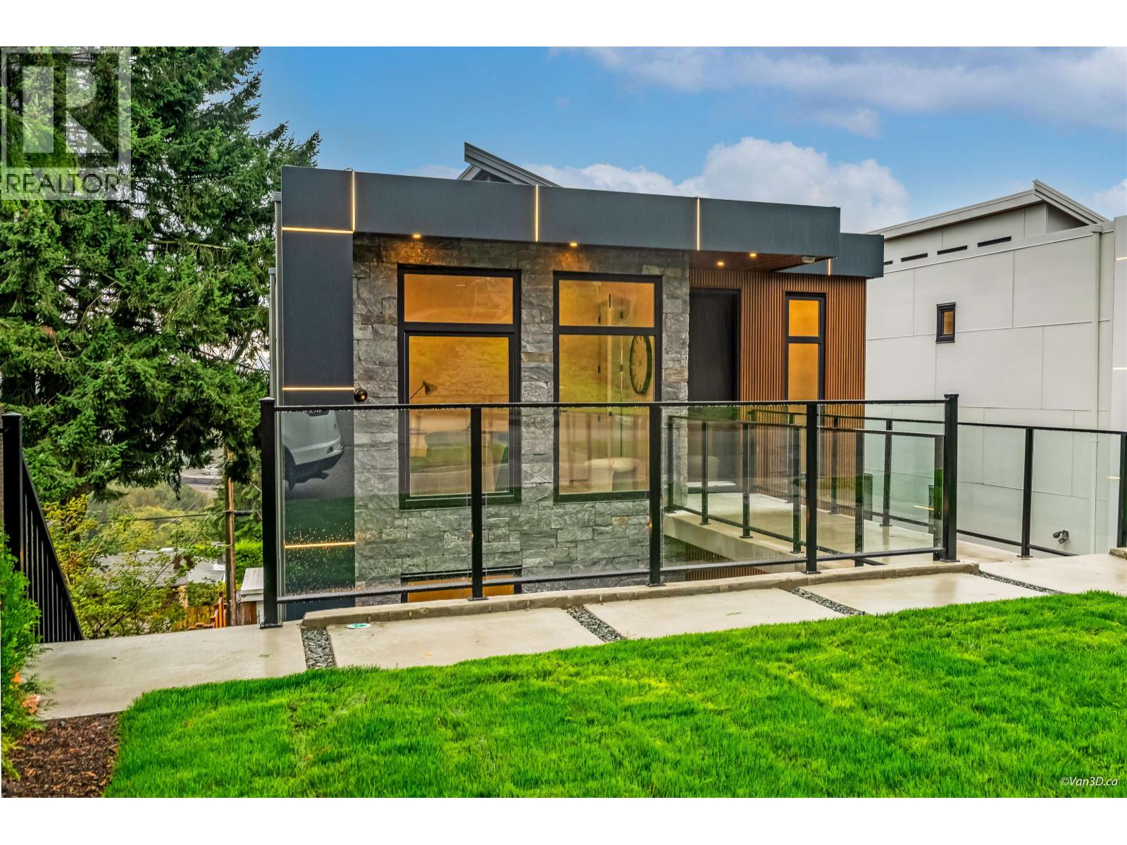 973 ADDERLEY STREET, North Vancouver