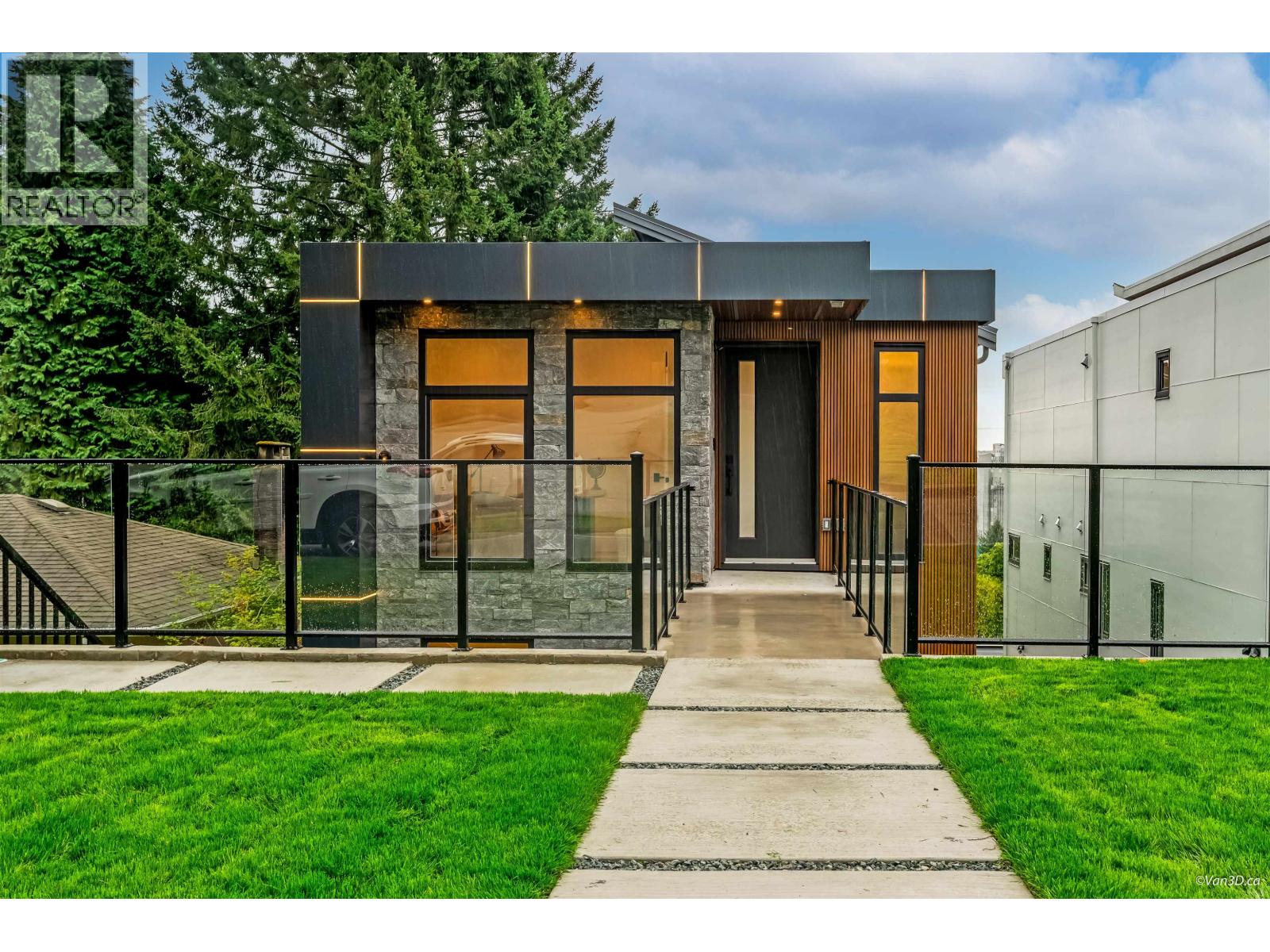 973 ADDERLEY STREET, North Vancouver