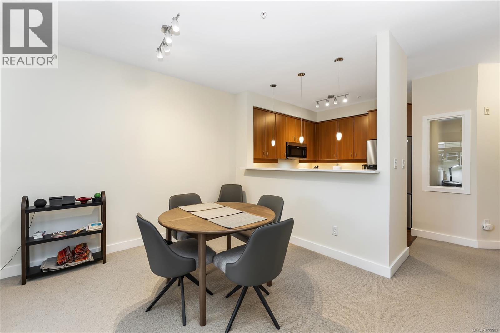 203D 1115 Craigflower Rd, Esquimalt